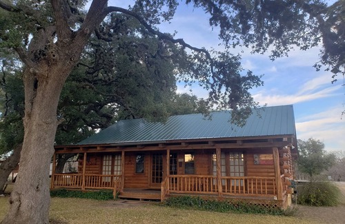 Utopia House | Wild Oak Ranch Cabin and Riverfront