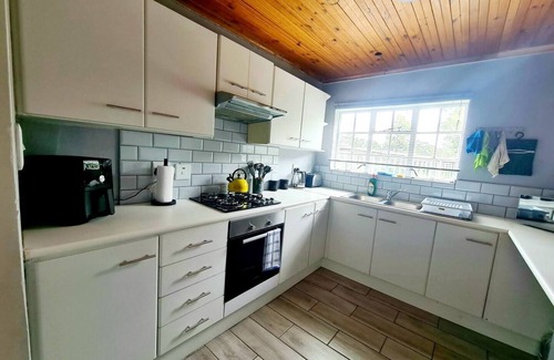Bouvet Island Cottage | Wild Paradise Flat in Port Elizabeth