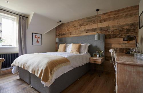 Ampney Crucis Hotel | Wild Thyme & Honey - Cirencester-Cotswolds