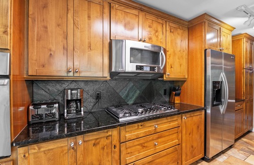 Wildwood Mountain Cabin | Wildwood Mountain Cottage | Covered Deck and Wood Burning Fireplace