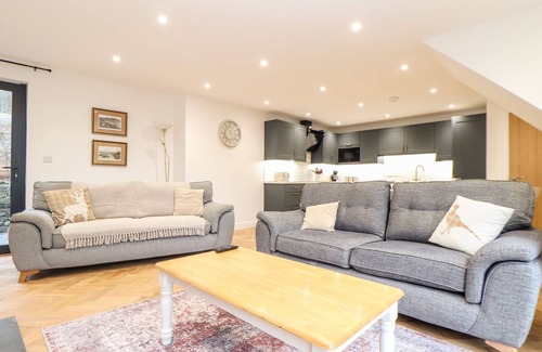 Newquay Cottage | WILDWOOD, pet friendly, with open fire in Newquay