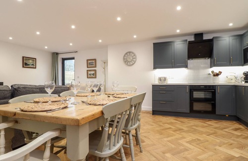 Newquay Cottage | WILDWOOD, pet friendly, with open fire in Newquay