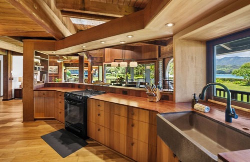 Hanalei House | Wilikoki - a 6br/3ba beachfront home on Hanalei Bay with Wilikeiki