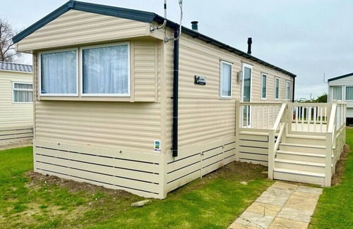 New Romney RV Rental | Willerby Etchingham ND30 3B