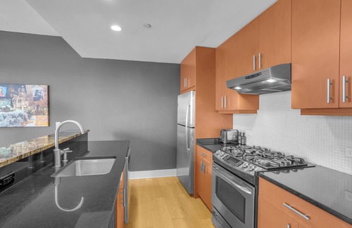Firms Condo | Williamsburg, waterfront 2-bedroom condo with AC, WiFi