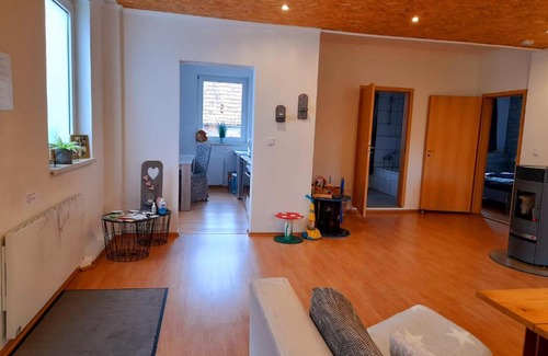 Nieheim Apartment | Willkommen in dem Luftkurort und Käsestadt Nieheim Rennstrecke 4km entfernt Fewo1