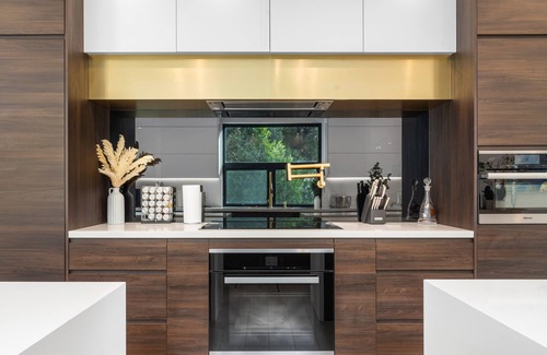Laurel Canyon House | Willow Glen 2 - Warm Contemporary Estate with Open Floor Plan + Pool & Spa