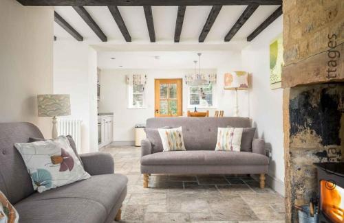 Snowshill Village House | Willow Vale