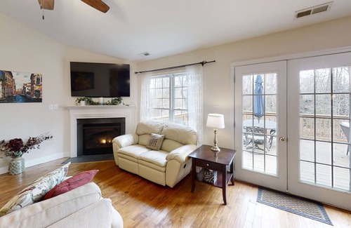 Windwood Coves House | WillowWinds II- Water Access, Cozy, Outdoor Firepit, Community Amenities, Boat Slip