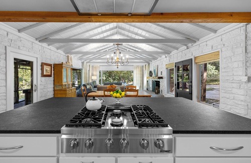 Wimberley House | Wimberley Creek-View Retreat Spacious Home & Barn w/Porch for Reunions & Trips