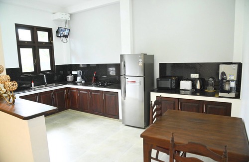 Weligama Villa | Wind Villa - Luxury 3-bedroom Villa with WiFi and AC in Weligama