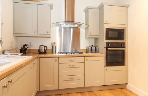 Bowness-on-Windermere Cottage | Windermere View