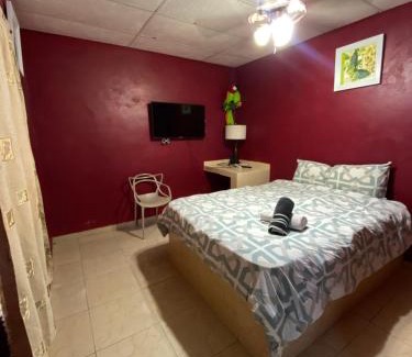 El Valle de Anton Hotel | Windmill Hostal