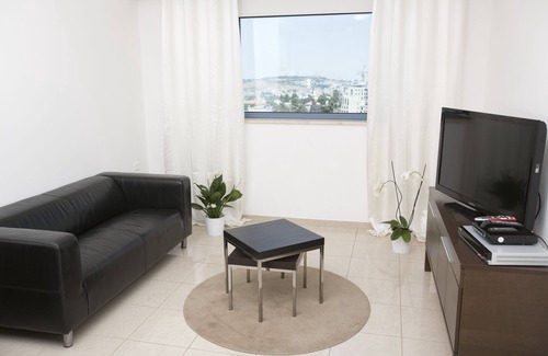 Nachlaot Apartment | Windows of Jerusalem - Stunning Apt in City Center
