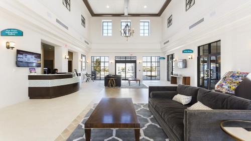 Four Corners Villa | Windsor at Westside 1219 by Top Villas