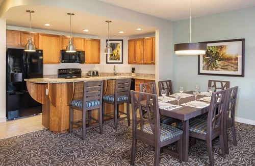Windsor Resort | Windsor, CA: Sonoma 1 Bedroom Condo w/Fireplace, Resort Pool, Spa, WiFi & More!