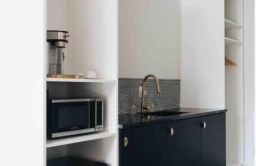 Tyler Park Apartment | Windsor Suite 206 at The Bellwether Hotel
