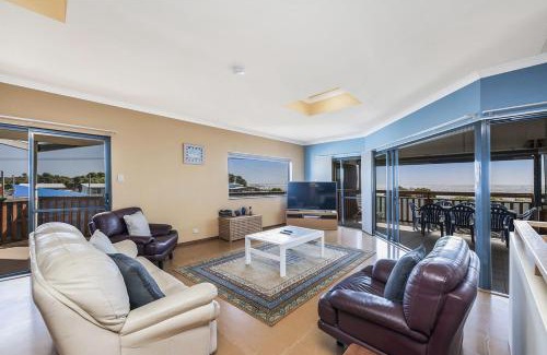 Lancelin Apartment | Windsurfer Beach House