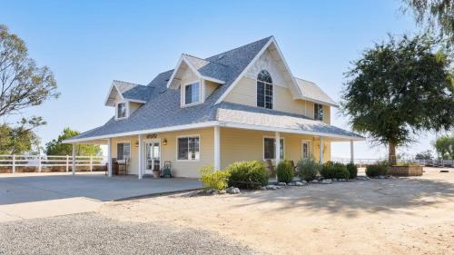 Temecula House | Wine Country Retreat Gorgeous Views Minutes to Wineries