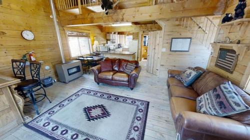 Red River House | Wine Down Riverside - On the River - WiFi - Satellite - Grill - Washer - Dryer - Large Deck