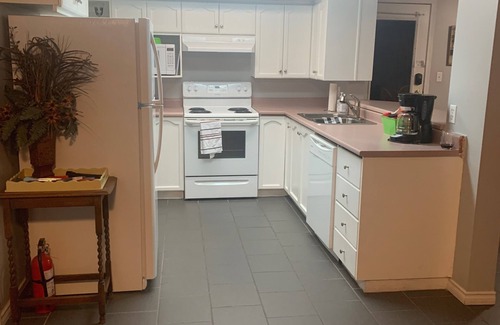 Okanagan-Similkameen House | Wine&Sun Escape! Beach &Dock.Great 4 Families & Pets! You get the whole suite.