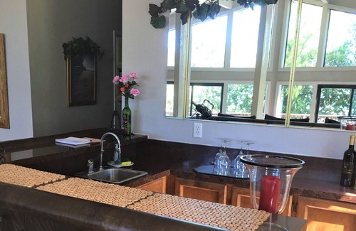 Drytown House | WINE TIME at the Vineyard in Beautiful Amador Wine Country