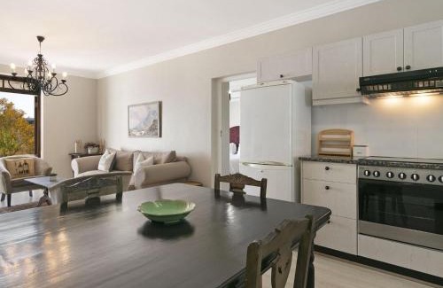 Stellenbosch Cabin | Winelands Golf Lodges 30