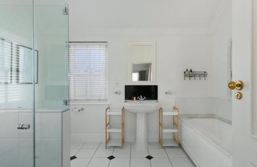 Stellenbosch Cabin | Winelands Golf Lodges 40