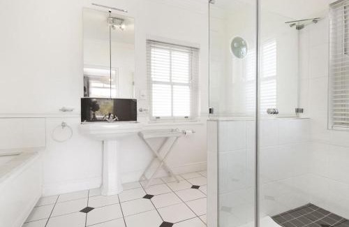Stellenbosch Cabin | Winelands Golf Lodges 4