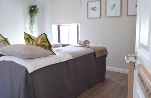 Stellenbosch Apartment | Winelands Golf Lodges 1