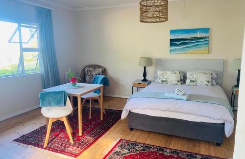 Stellenbosch Apartment | Winelands guest room