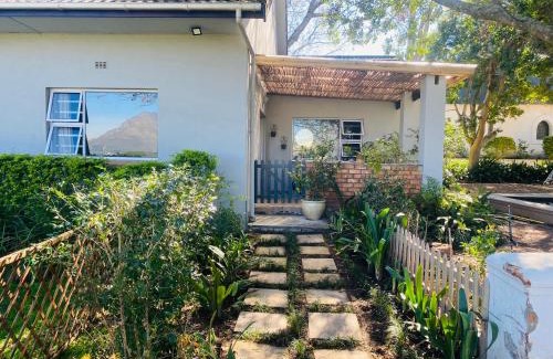 Stellenbosch Apartment | Winelands guest room