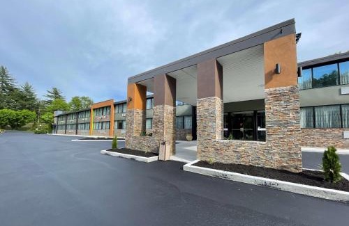 Lake George Hotel | Wingate by Wyndham Lake George