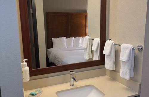 Willock Hotel | Wingate by Wyndham Pittsburgh/West Mifflin
