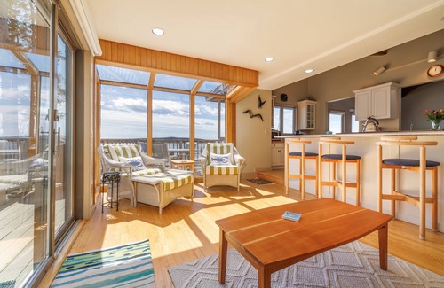 Trenton Cottage | Wings Cottage - Oceanfront!