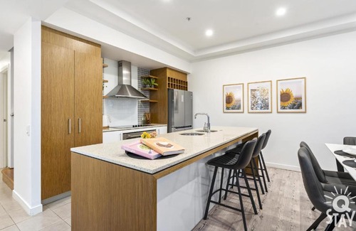 Surfers Paradise Apartment | Wings Penthouses - QStay