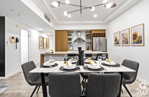 Surfers Paradise Apartment | Wings Penthouses - QStay