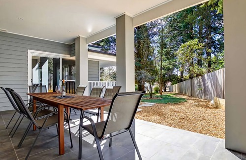 Blackheath House | Winsome | New Modern home beautifully decorated | close to center of Blackheath