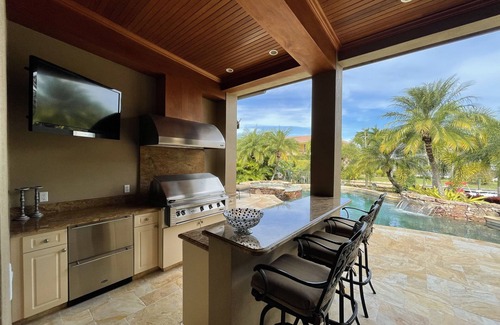 Aqualane Shores House | Winter 2026 available! 30 night minimum. 50 grand per month, inclusive. Book now