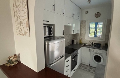 Paphos Cottage | WINTER SUN BY THE MED1nFully remodeled townhouse 5 minutes' walk from sea front