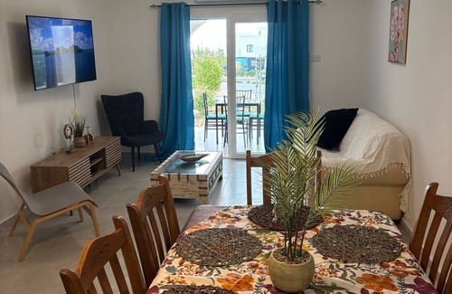 Paphos Cottage | WINTER SUN BY THE MED1nFully remodeled townhouse 5 minutes' walk from sea front