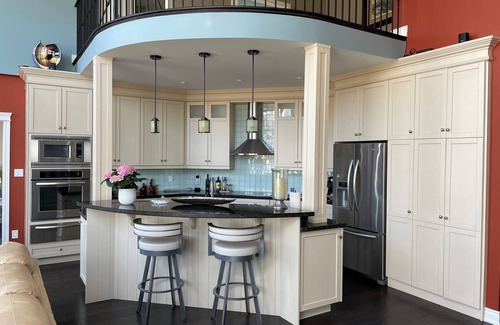 Wasaga Beach House | Winter Wonderland Scenic Cross country/Walking Trails OR Downhill Skiing
