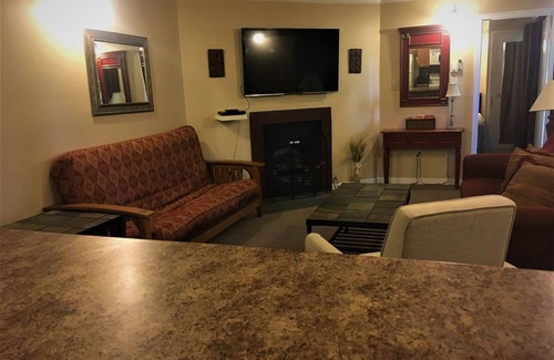 Ghent Apartment | Winterplace Condo E202