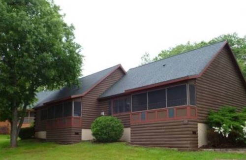 Wisconsin Dells Cabin | Wisconsin Dells Sleeps 6 2BATH Log Cabin Christmas Mountain