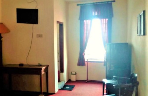 Pacet House | Wisma & Kantin Amanda