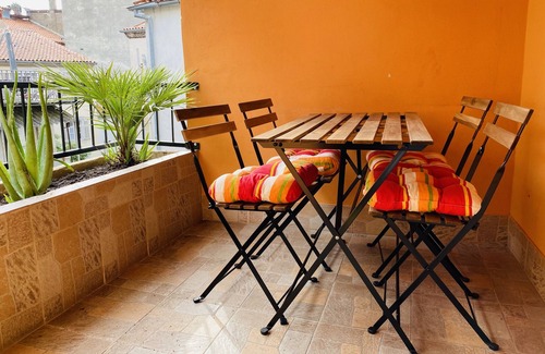 Piran Apartment | With Balcony - Renovated, Piran Old Town Near Sea