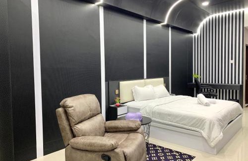 Lubuk Baja Apartment | Wiwi Formosa Residence Nagoya with balcony-Modern-Netflix