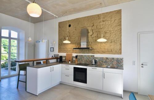 Baustert Apartment | Wohnen im Klassenzimmer einer Alten Schule