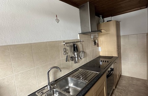 Albeck Condo | Wohnen mit Blick Über die Berge