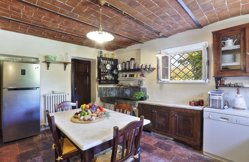 Lucca Villa | Wonderful villa for 20 guests with private pool, A/C, WIFI and TV, close to Lucca